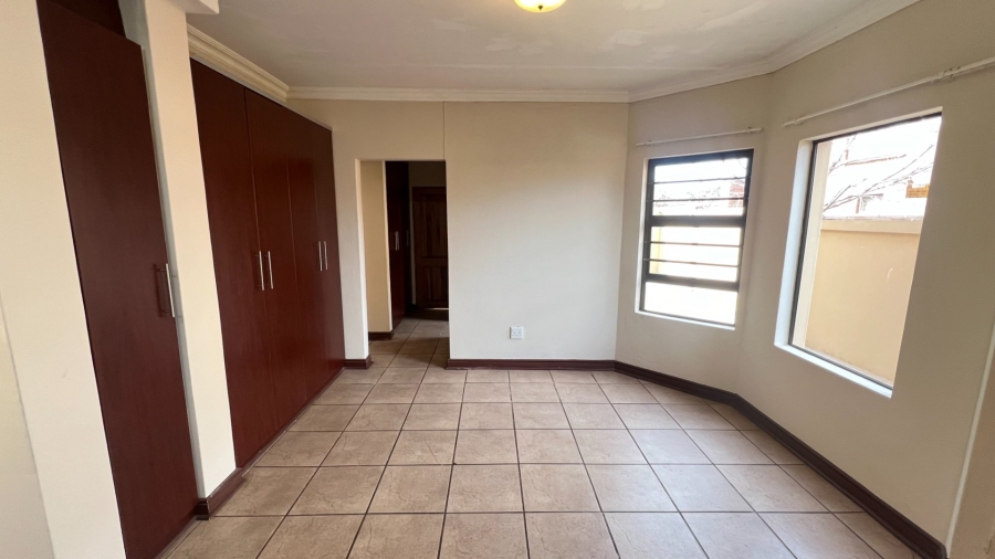 3 Bedroom Property for Sale in Langenhovenpark Free State